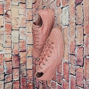 CONVERSE ALLSTAR CHUCK TAYLOR LOWTOPS WOMANS SIZE 10 GUC